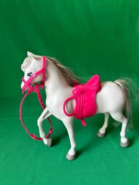 Barbie 2013 White Gray Stationary Horse Pink reins play animal